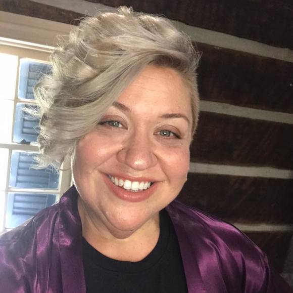 Meet your Posher, Tara - Picture 1 of 6